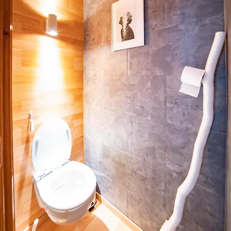 Lovely Flat By The Castle For 4ppl Апартаменты