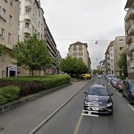 Апартаменты Lovely Flat By The Castle For 4ppl *